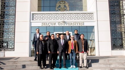 Ahmad Dahlan Üniversitesinden Selçuk Üniversitesine ziyaret